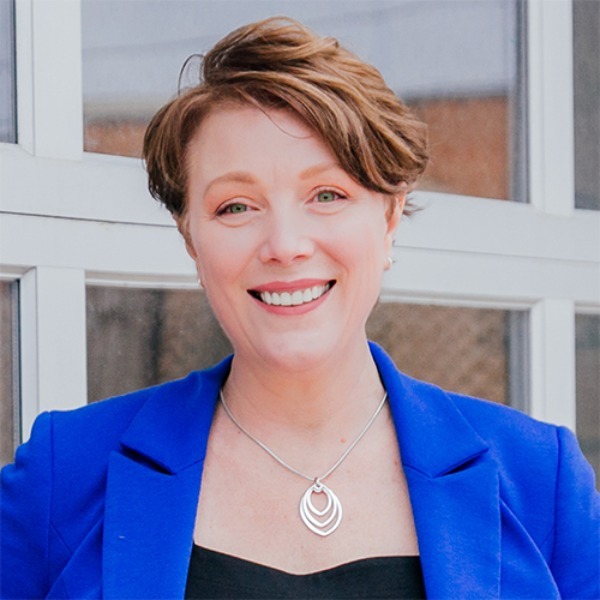Julie Holmes